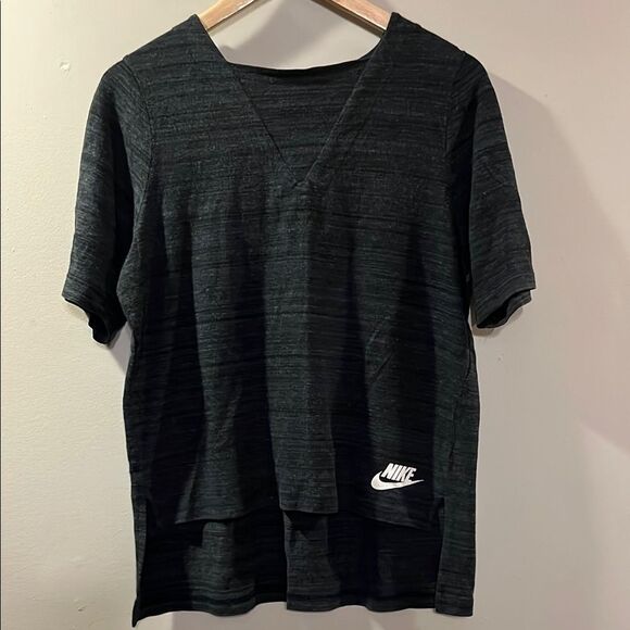 Nike Women's Black Short Sleeve Tee - Picture 1 of 8